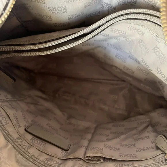 Michael Kors leather gray shoulder bag - Picture 4 of 4
